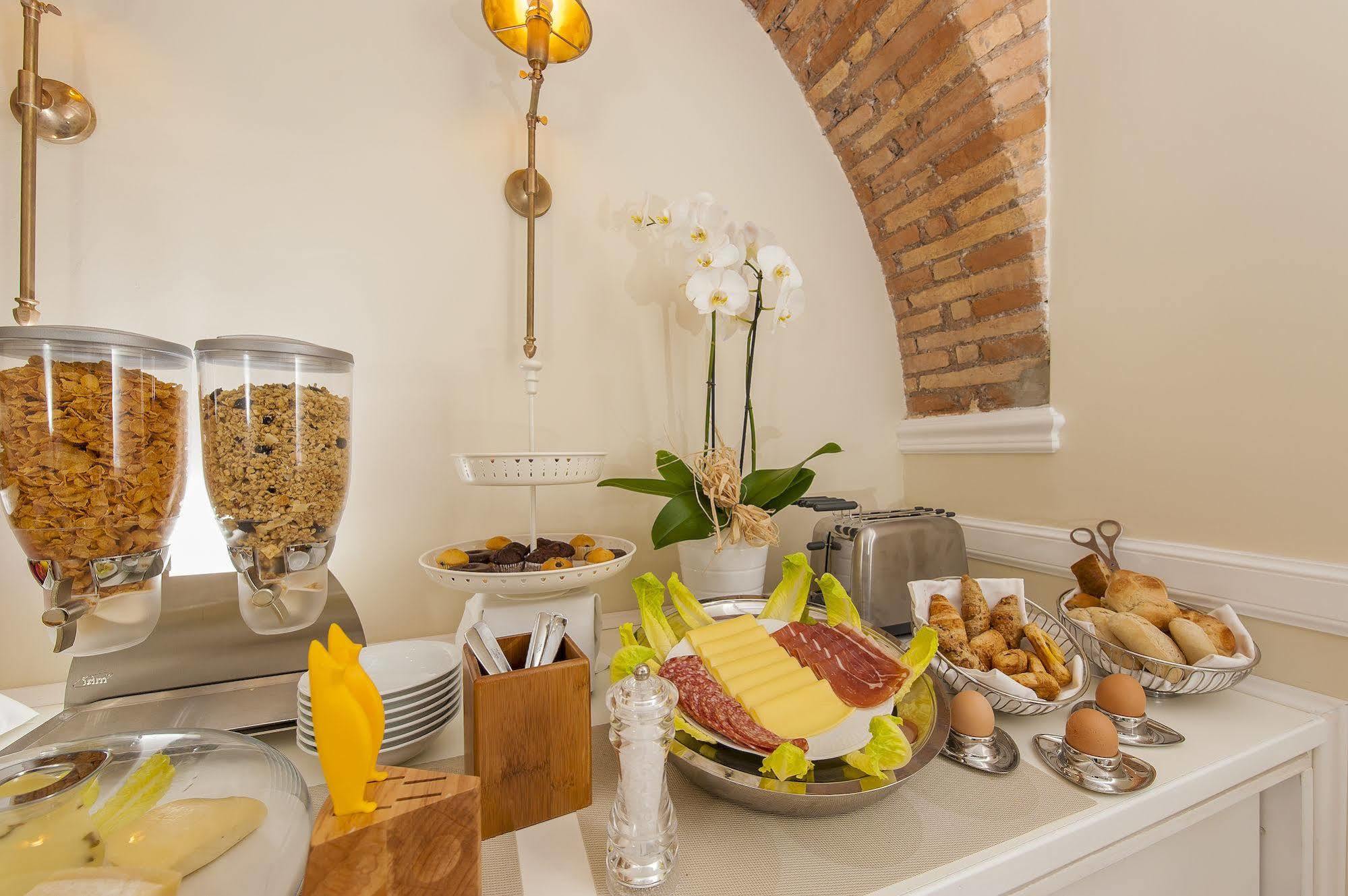 La Residenza Del Sole Al Pantheon Bed and breakfast Roma